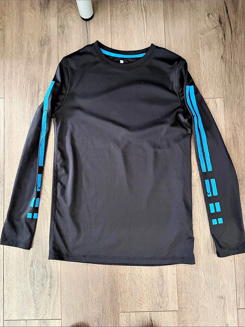 Boys all in motion Long Sleeve Athletic Tee Black & Blue. Size Large (12/14)